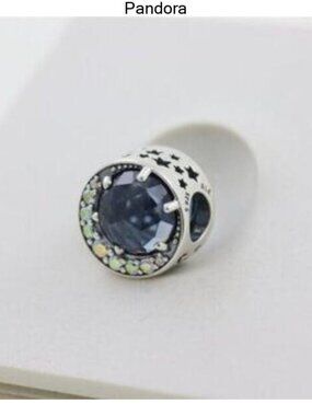 Pandora sparkling dark blue charm